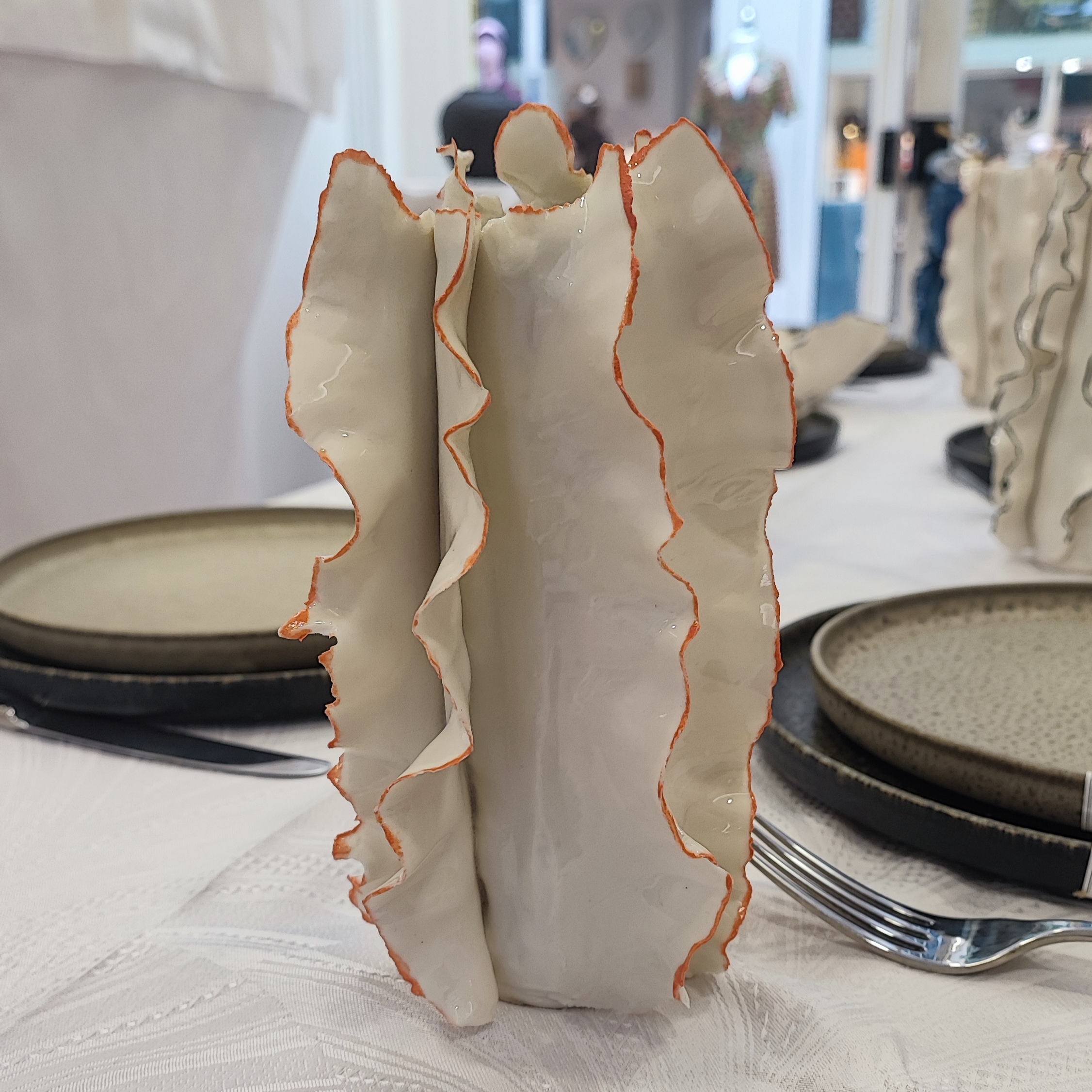 Maricha Plotnikova - Vase Athéna en porcelaine – Image 2