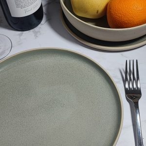 KEEHA CÉRAMIQUE – ASSIETTE À DINER – VERT D’EAU